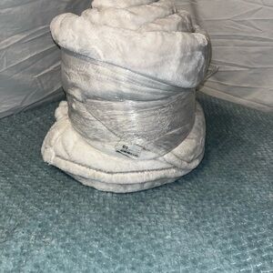 Threshold Soft White and Gray Plush Blanket